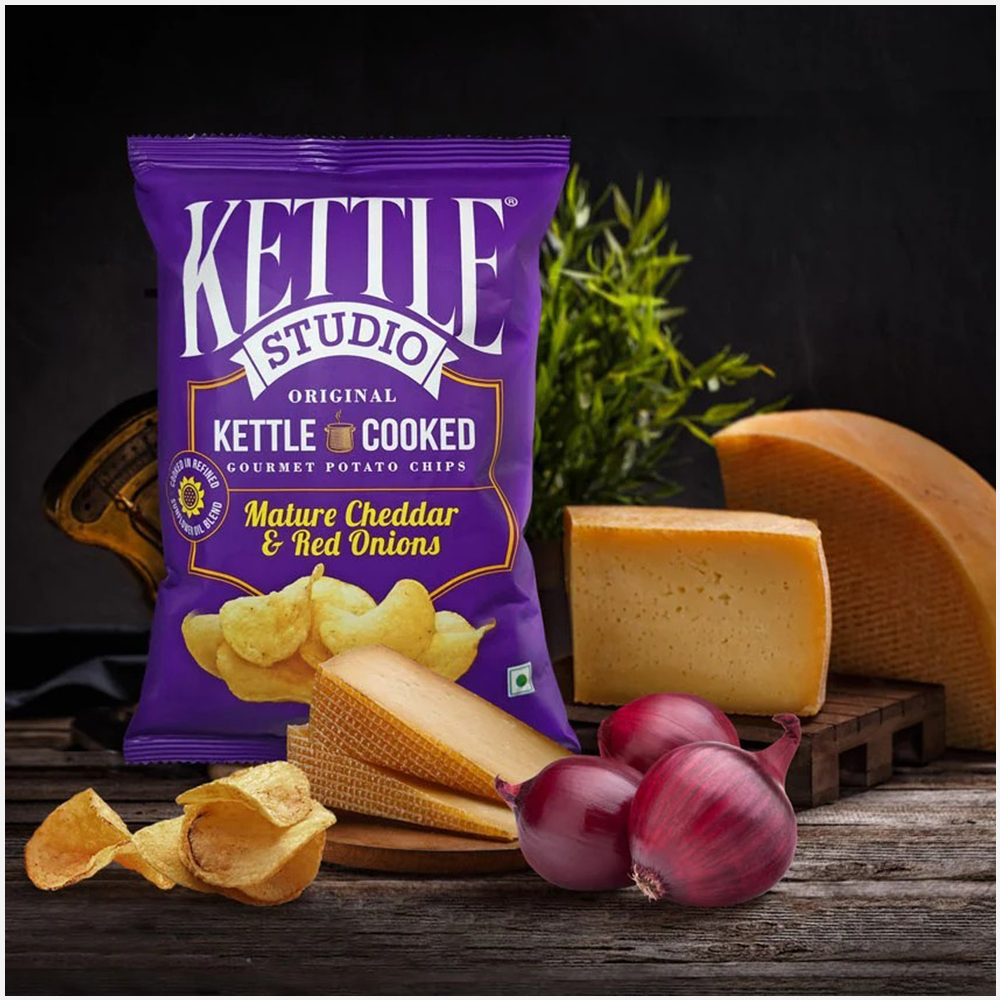 Kettle Studio Mature Cheddar & Red Onions Potato Chips